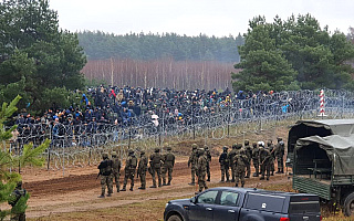 Doszło do prób masowego sforsowania ogrodzenia. Kryzys na granicy polsko-białoruskiej